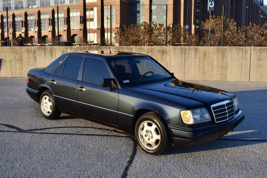 1995 Mercedes-Benz W124 E-Class - Image 24 of 31