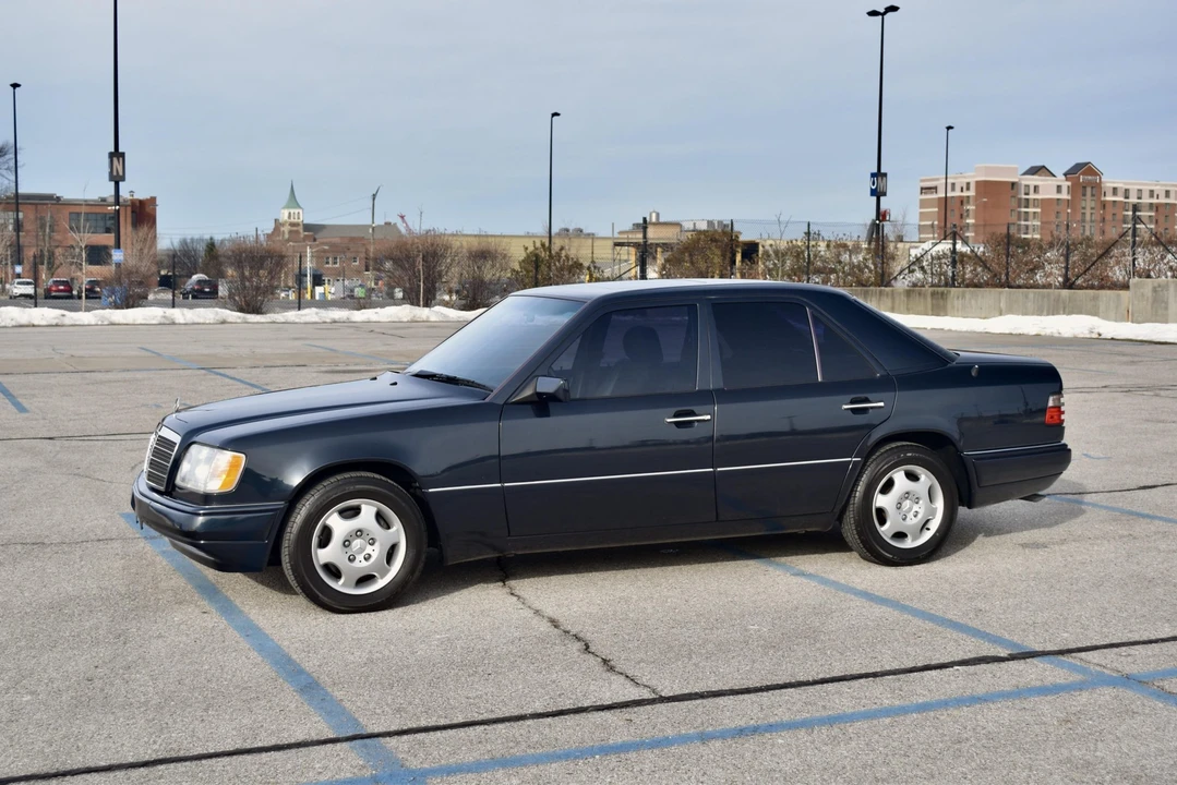 1995 Mercedes-Benz W124 E-Class - Image 11 of 31