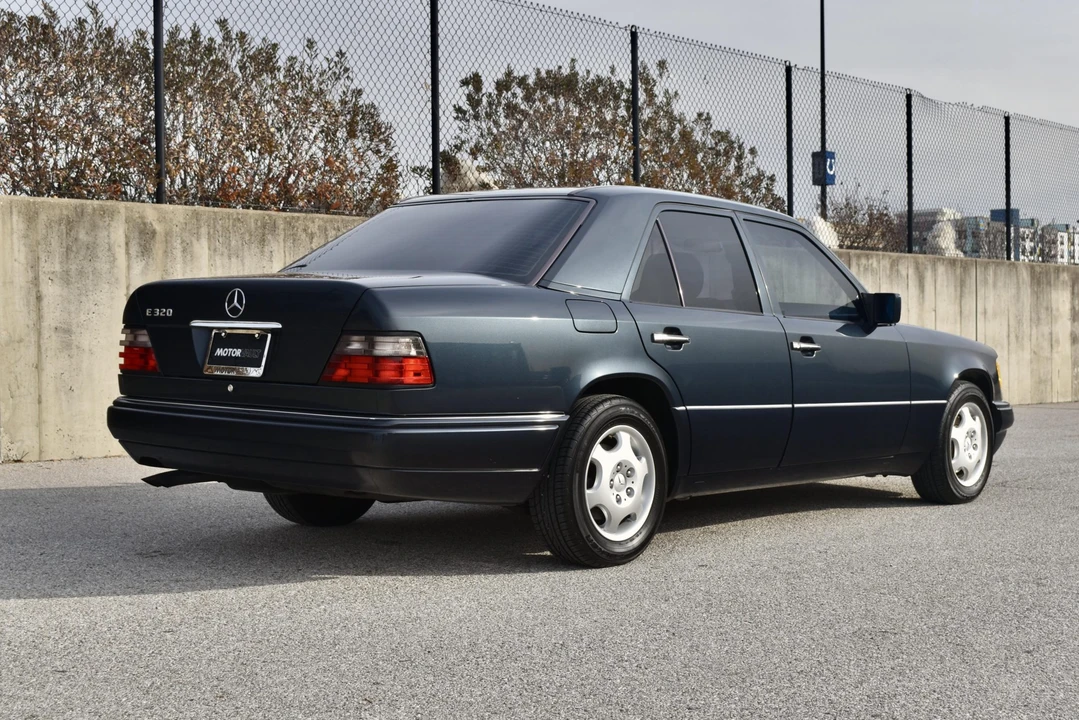 1995 Mercedes-Benz W124 E-Class - Image 17 of 31