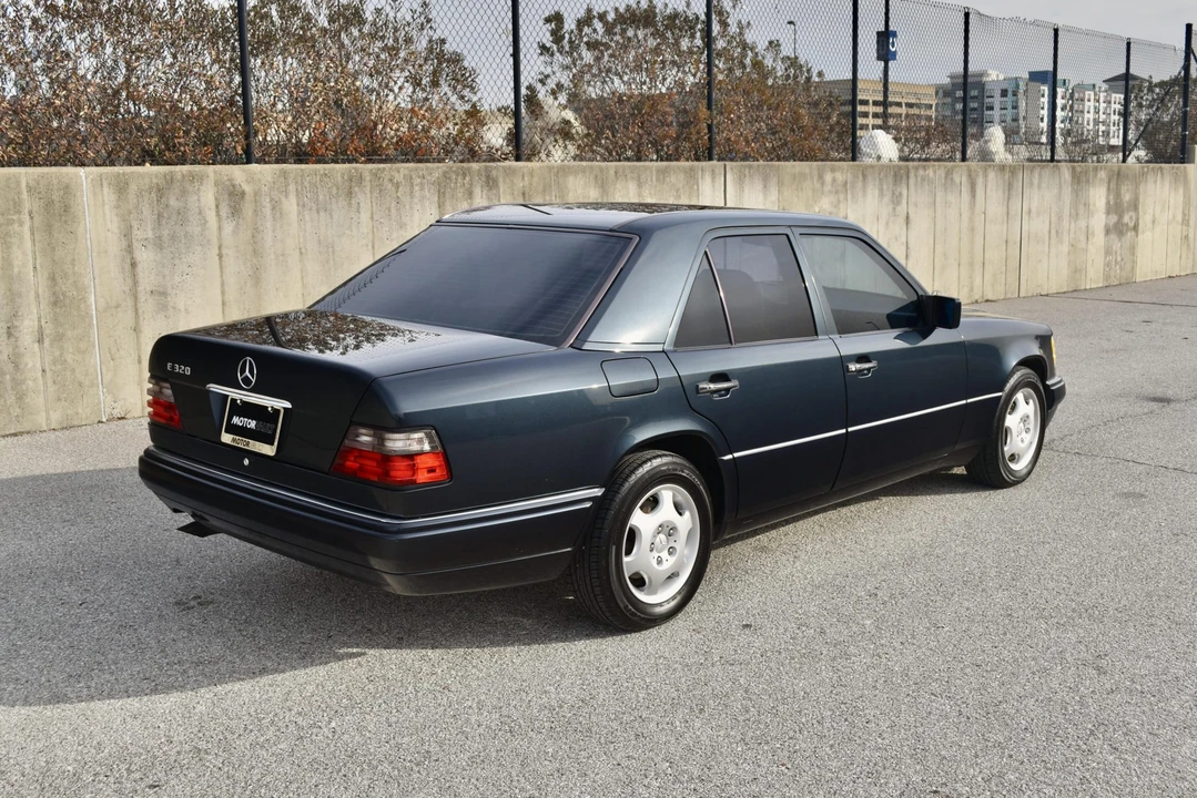 1995 Mercedes-Benz W124 E-Class - Image 18 of 31