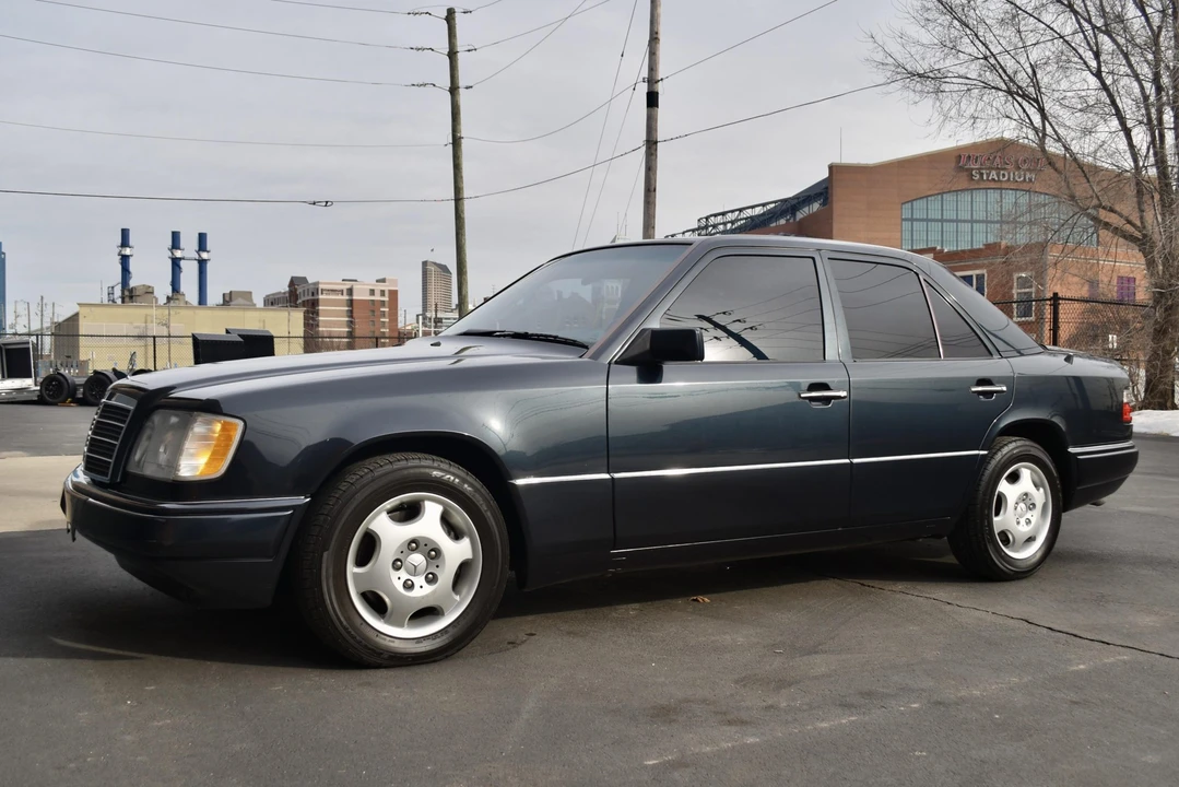 1995 Mercedes-Benz W124 E-Class - Image 10 of 31