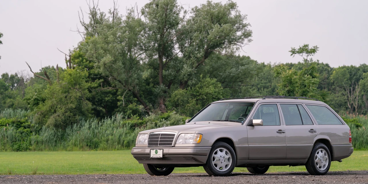 1995 Mercedes-Benz W124 E-Class - Image 2 of 31