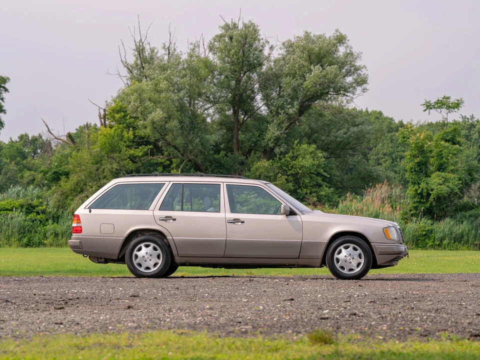 1995 Mercedes-Benz W124 E-Class - Image 13 of 31