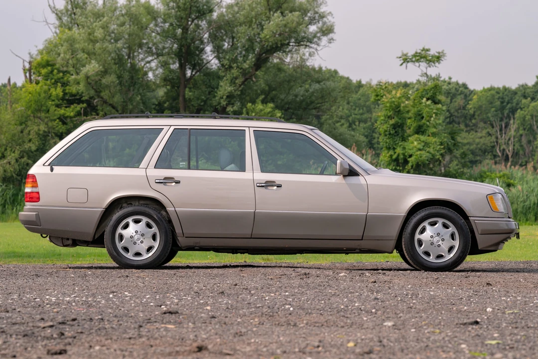 1995 Mercedes-Benz W124 E-Class - Image 12 of 31