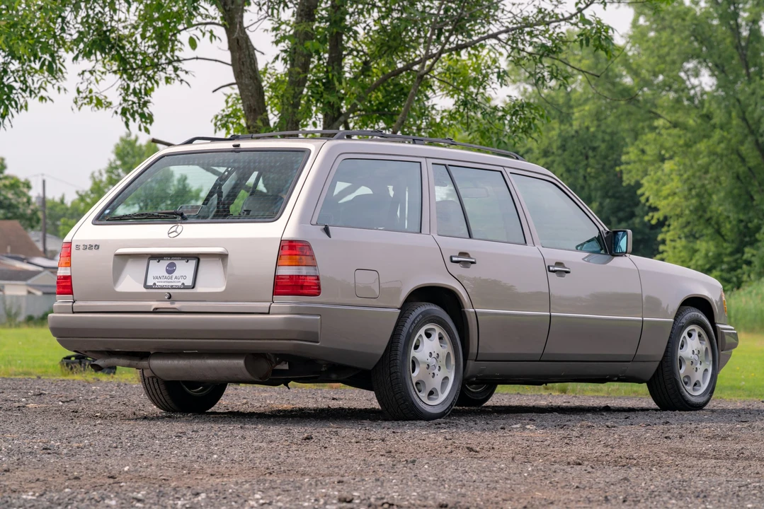 1995 Mercedes-Benz W124 E-Class - Image 11 of 31
