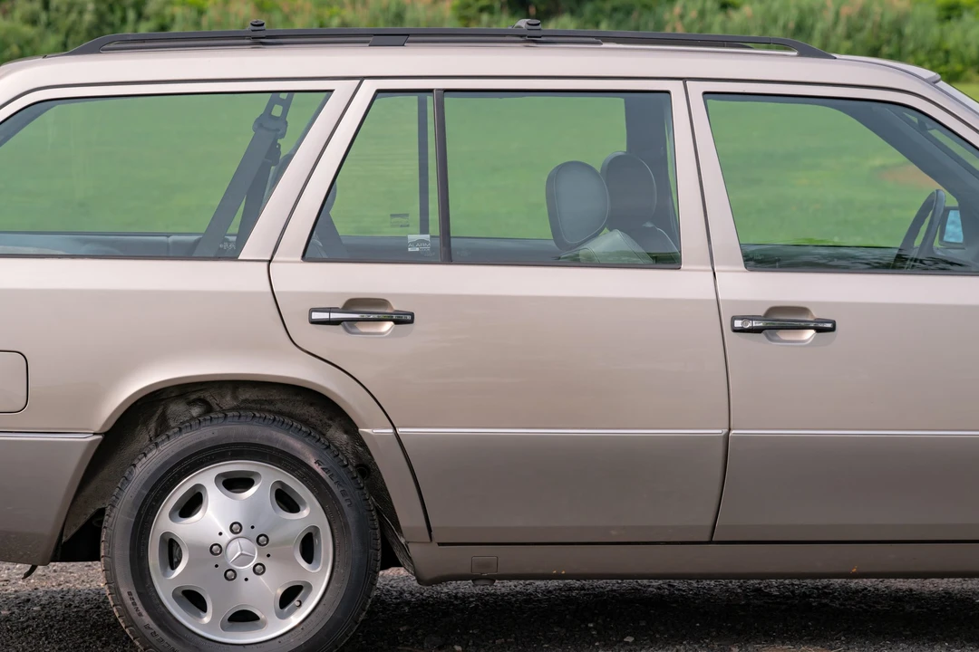 1995 Mercedes-Benz W124 E-Class - Image 30 of 31
