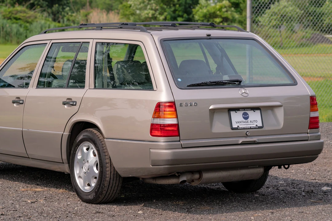 1995 Mercedes-Benz W124 E-Class - Image 26 of 31