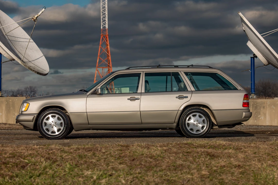 1995 Mercedes-Benz W124 E-Class - Image 11 of 31