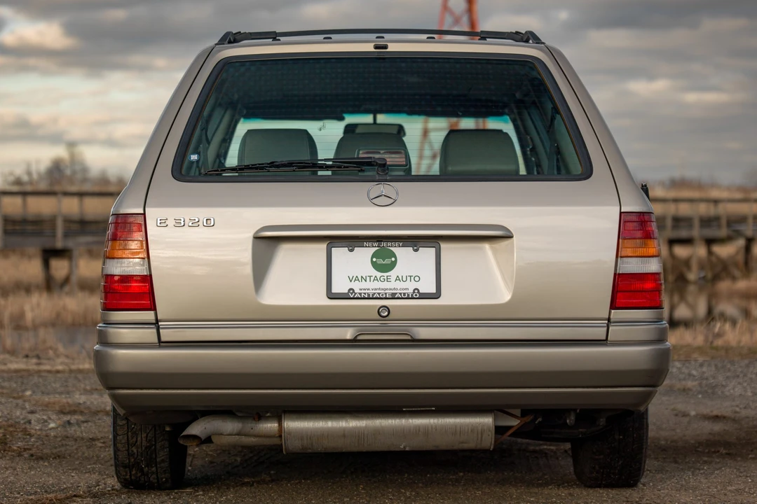 1995 Mercedes-Benz W124 E-Class - Image 20 of 31