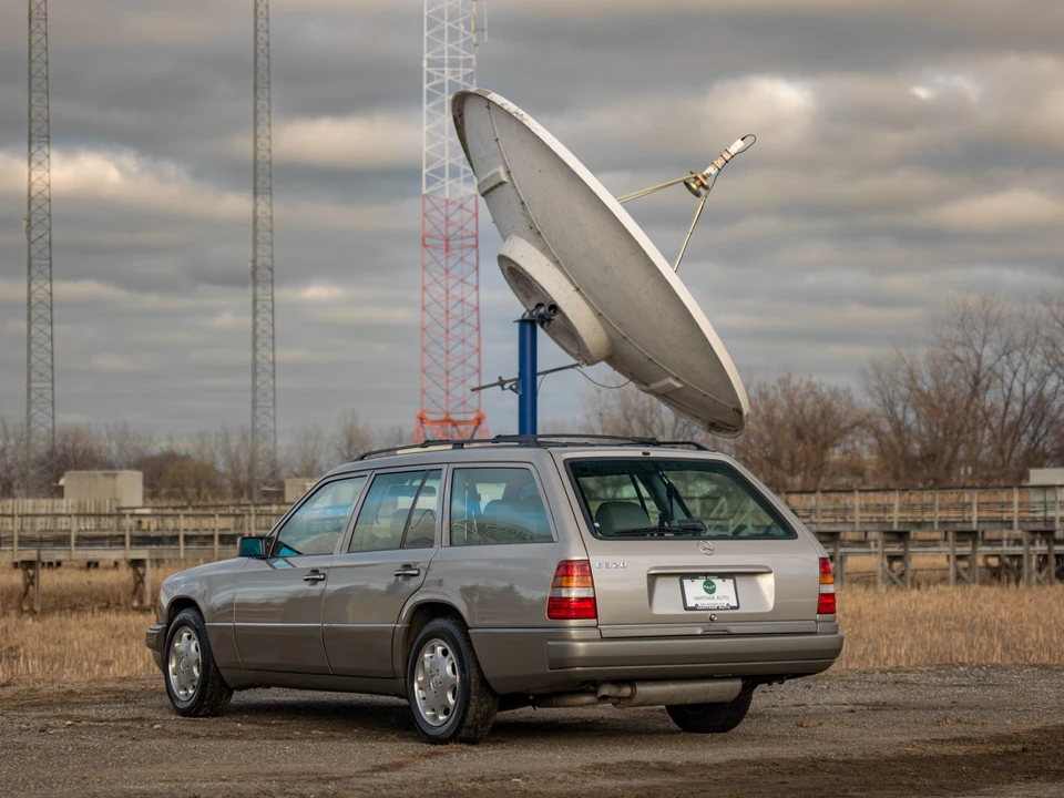 1995 Mercedes-Benz W124 E-Class - Image 13 of 31