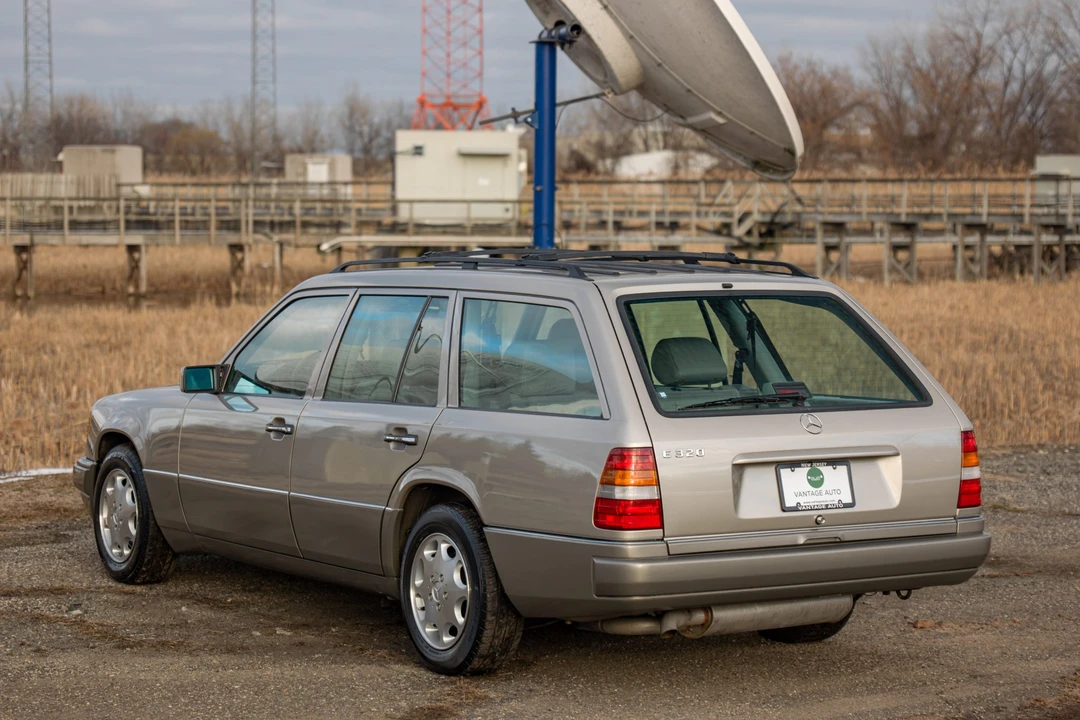 1995 Mercedes-Benz W124 E-Class - Image 14 of 31