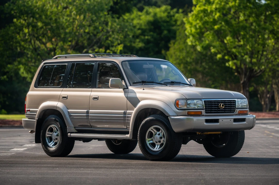 1997 Lexus LX 1st Gen - Image 30 of 31