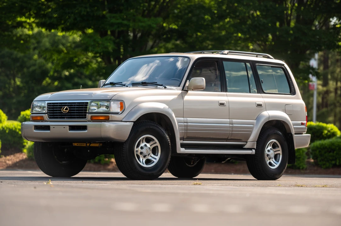 1997 Lexus LX 1st Gen - Image 6 of 31