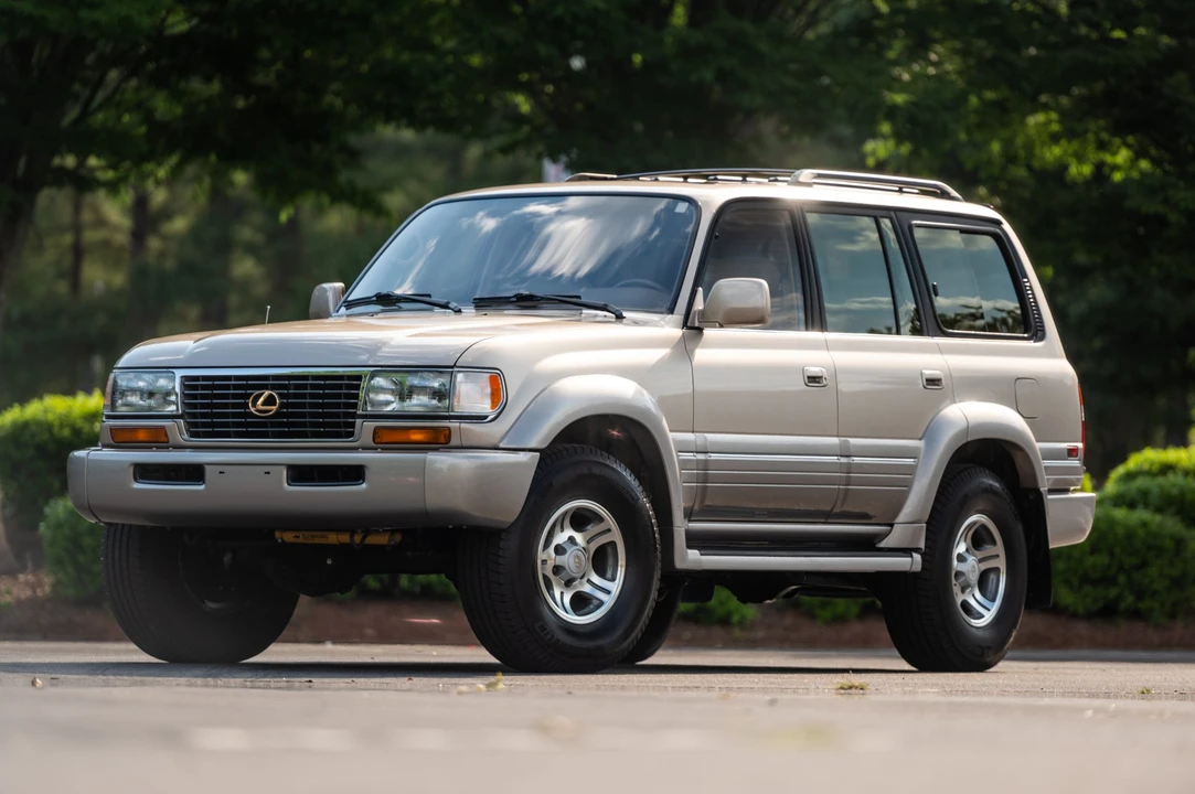 1997 Lexus LX 1st Gen - Image 4 of 31