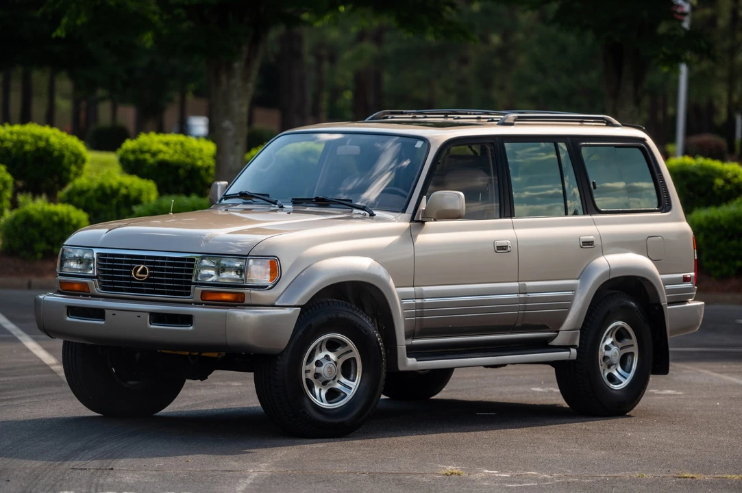 1997 Lexus LX 1st Gen - Image 3 of 31