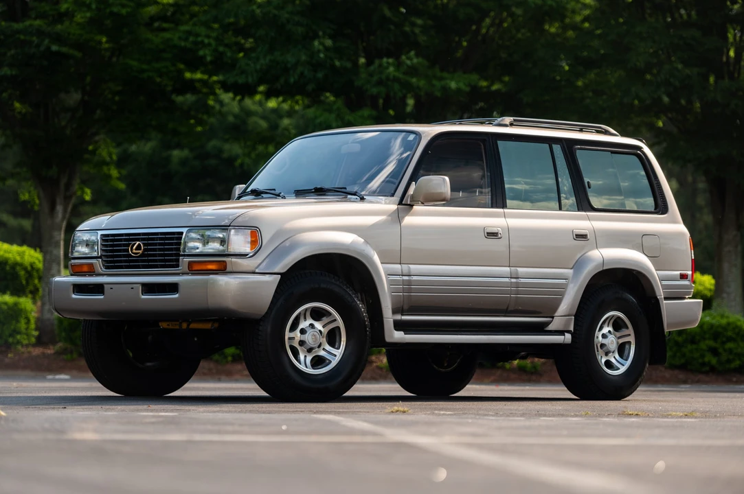 1997 Lexus LX 1st Gen - Image 7 of 31