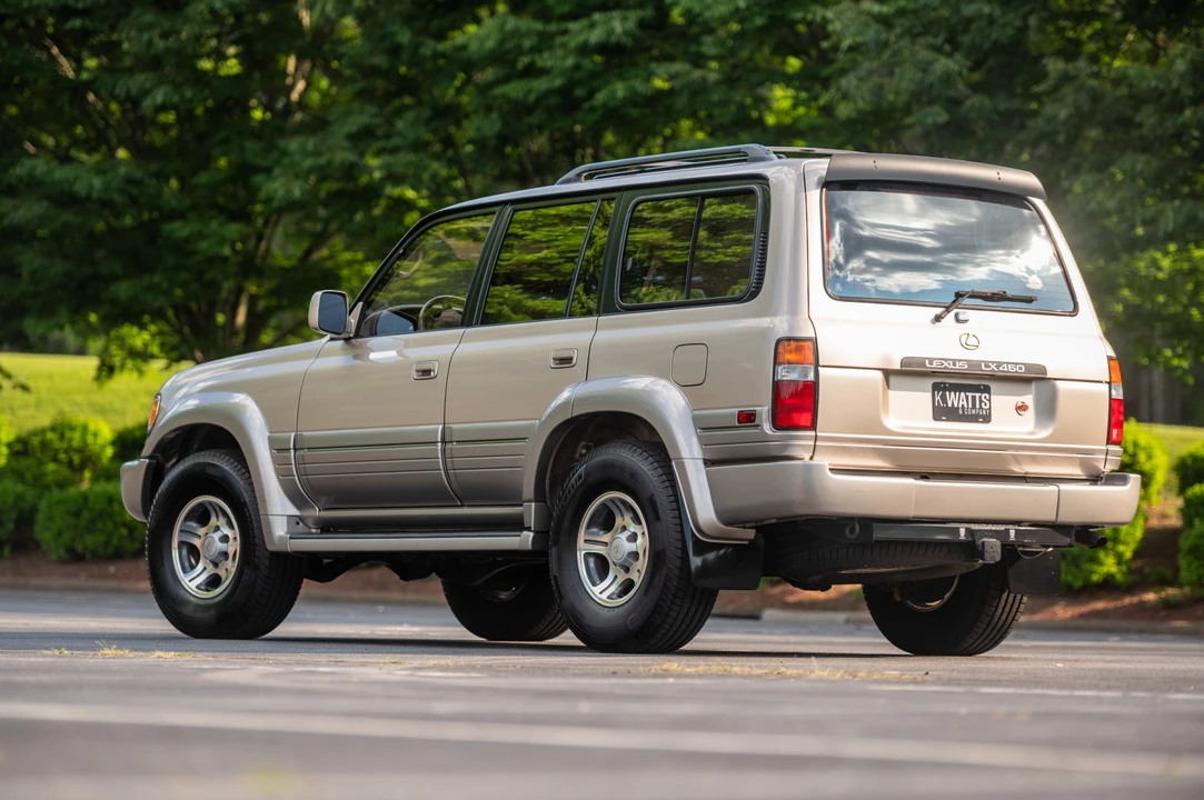 1997 Lexus LX 1st Gen - Image 15 of 31