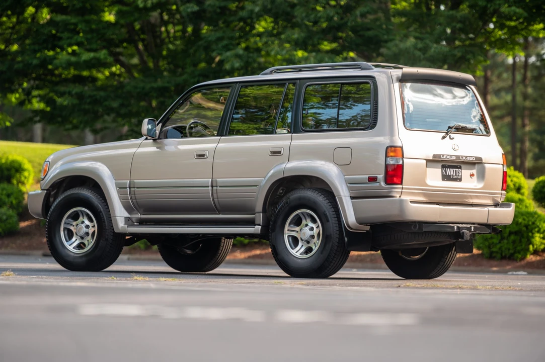 1997 Lexus LX 1st Gen - Image 14 of 31