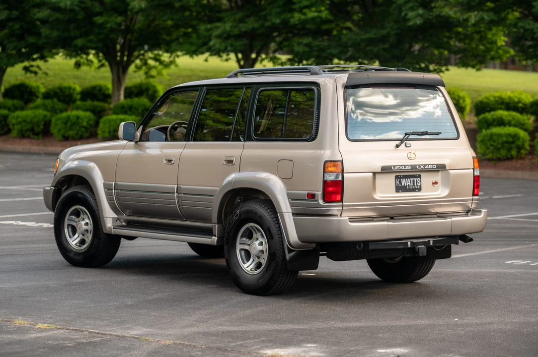 1997 Lexus LX 1st Gen - Image 16 of 31
