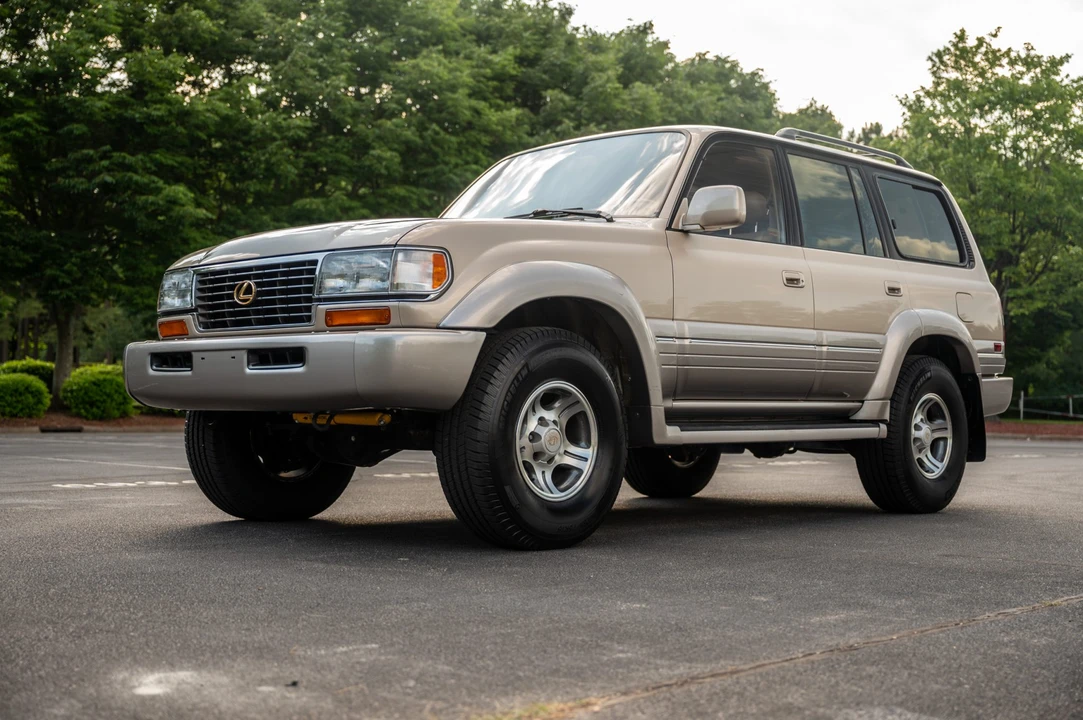 1997 Lexus LX 1st Gen - Image 8 of 31
