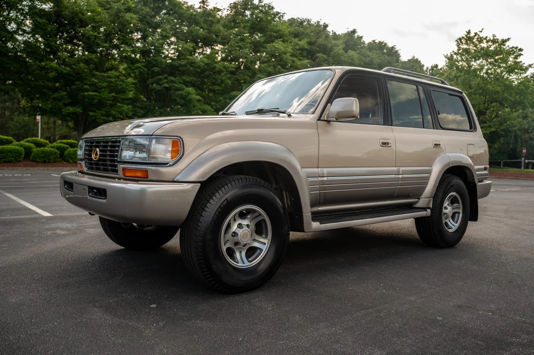 1997 Lexus LX 1st Gen - Image 9 of 31