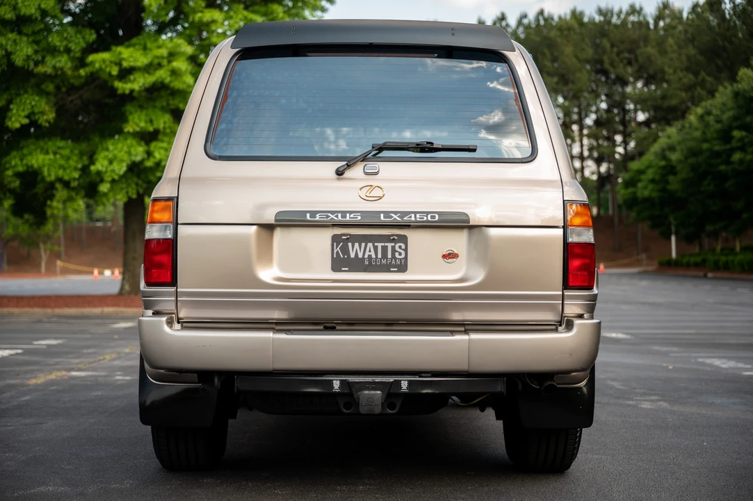 1997 Lexus LX 1st Gen - Image 19 of 31