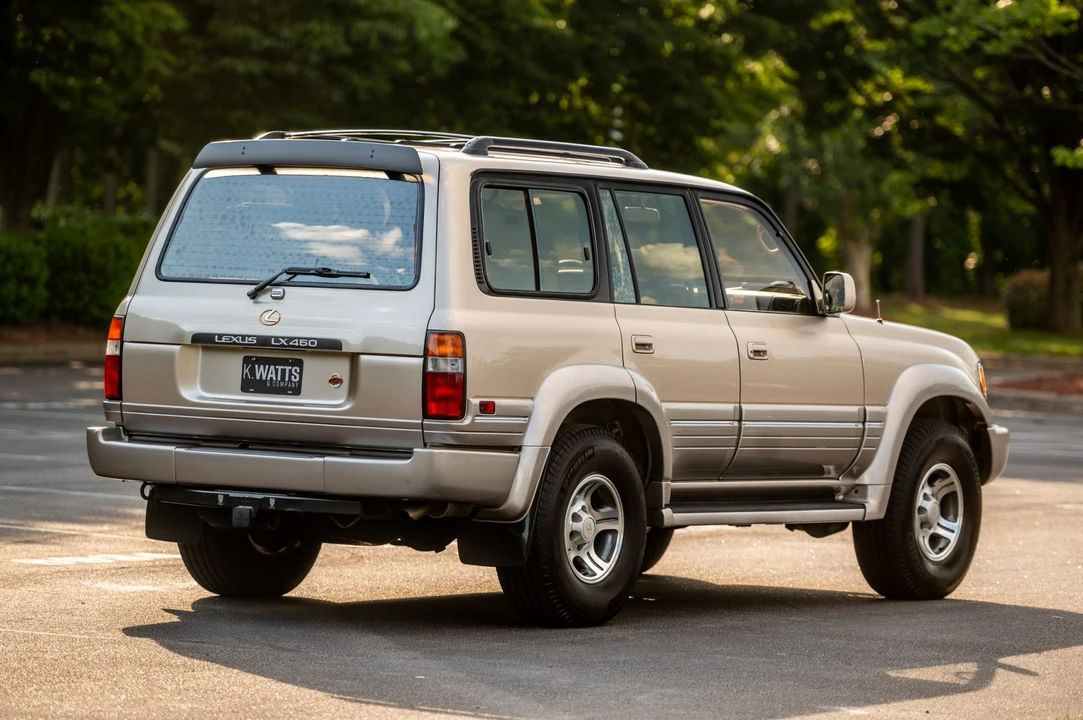 1997 Lexus LX 1st Gen - Image 23 of 31