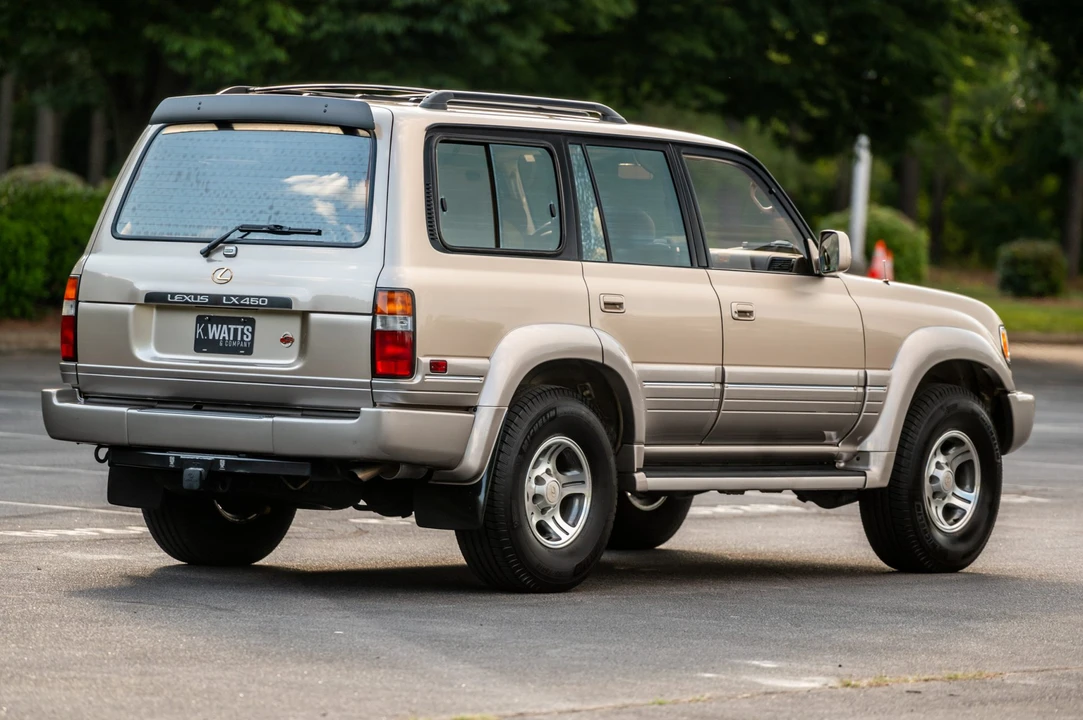 1997 Lexus LX 1st Gen - Image 24 of 31