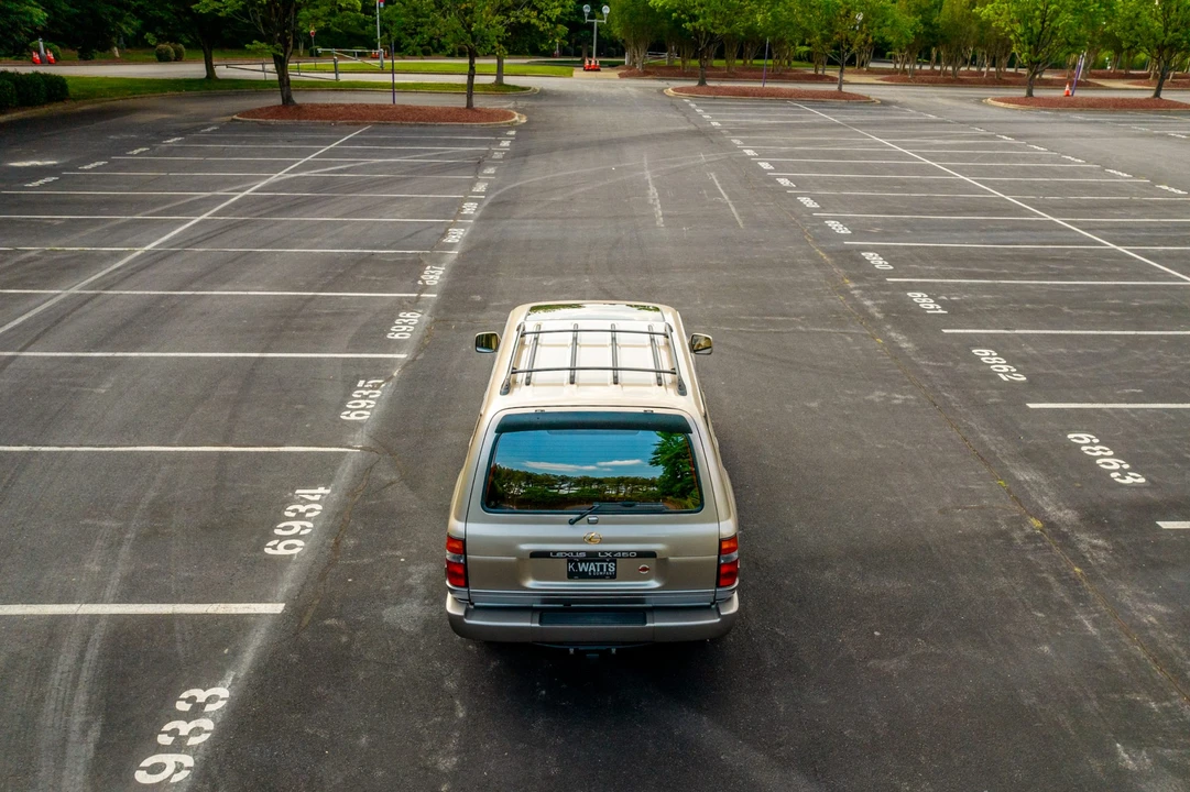 1997 Lexus LX 1st Gen - Image 18 of 31