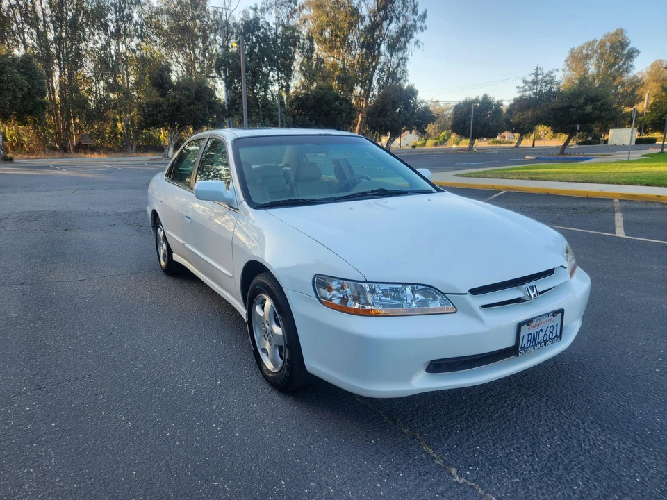 1998 Honda Accord 6th Gen - Image 2 of 31