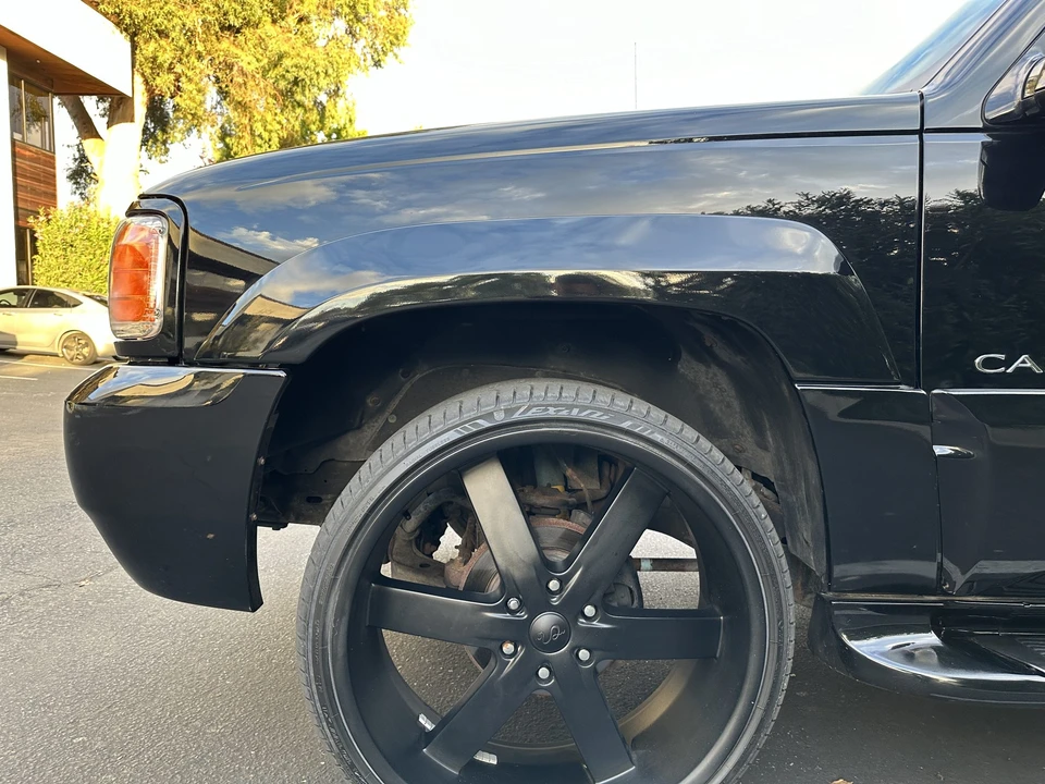 1999 Cadillac Escalade 1st Gen - Image 21 of 31