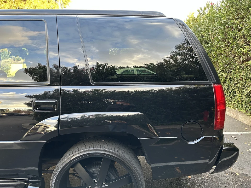1999 Cadillac Escalade 1st Gen - Image 24 of 31