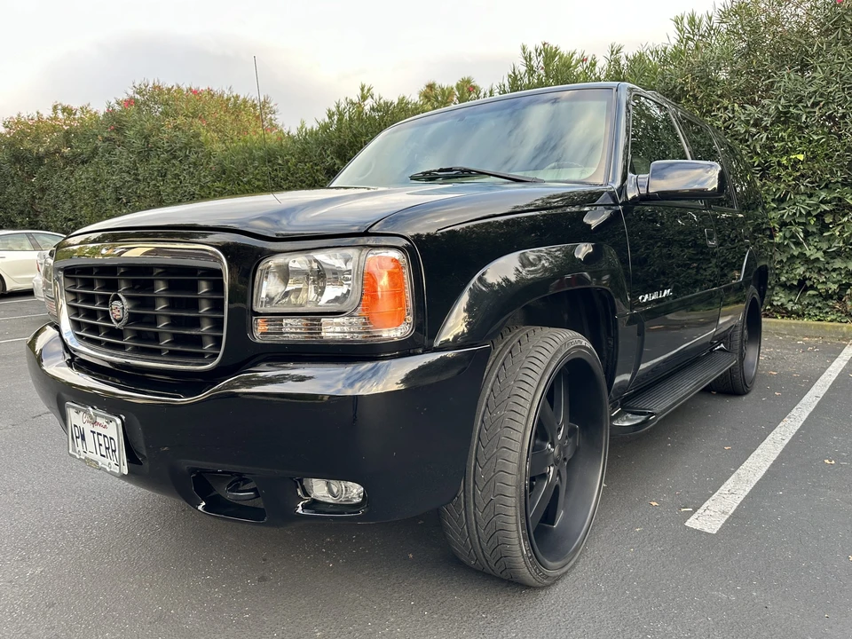 1999 Cadillac Escalade 1st Gen - Image 13 of 31