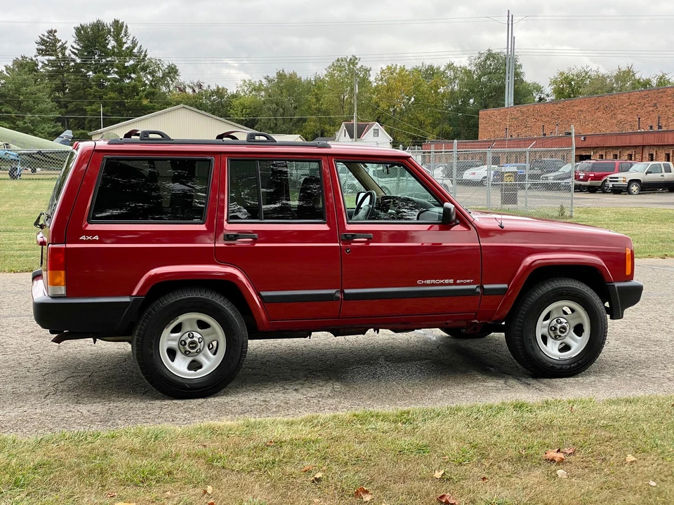1999 Jeep XJ Cherokee - Image 11 of 31