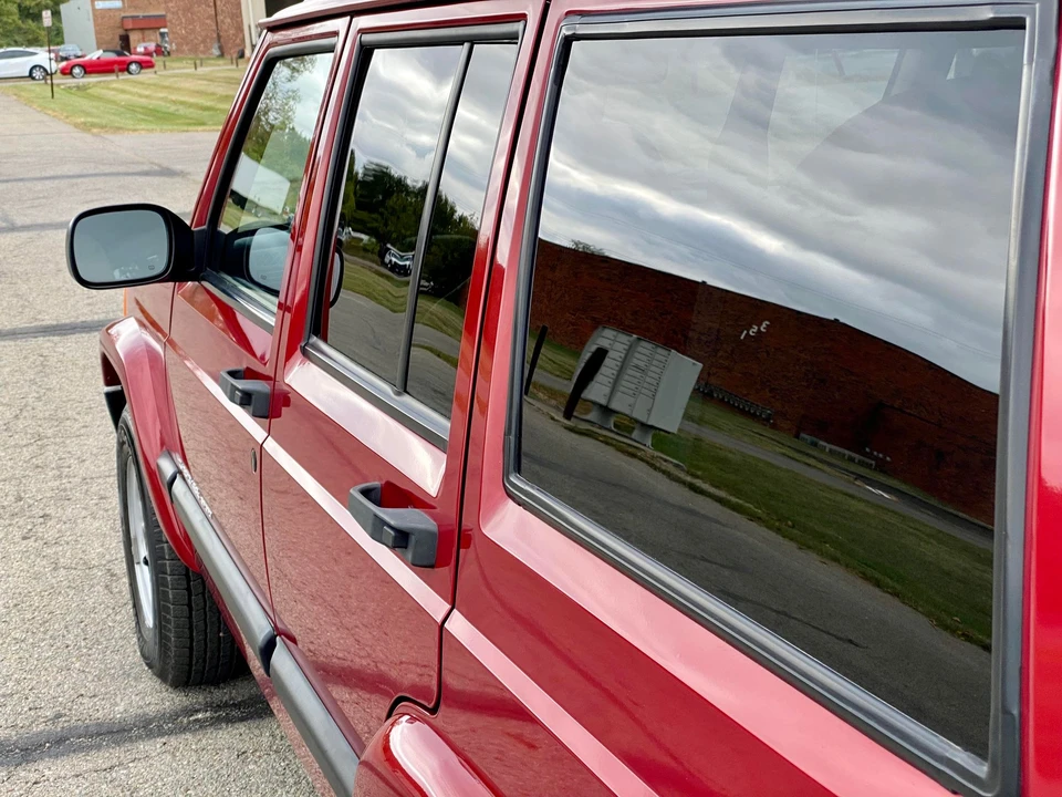 1999 Jeep XJ Cherokee - Image 27 of 31