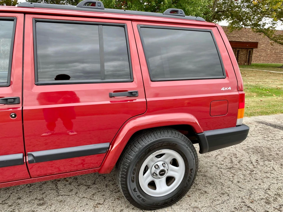 1999 Jeep XJ Cherokee - Image 25 of 31