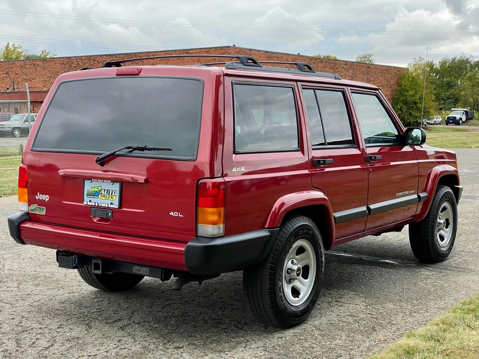 1999 Jeep XJ Cherokee - Image 9 of 31