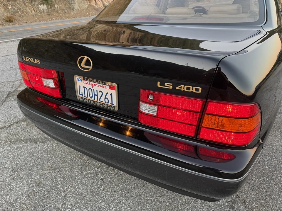 1999 Lexus LS 2nd Gen - Image 23 of 31