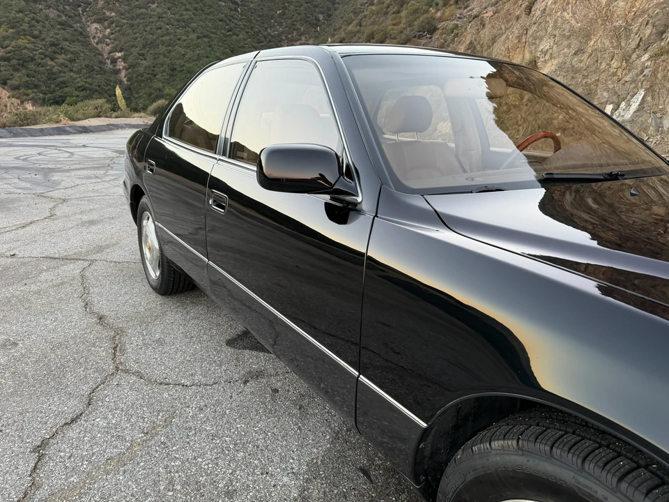 1999 Lexus LS 2nd Gen - Image 18 of 31