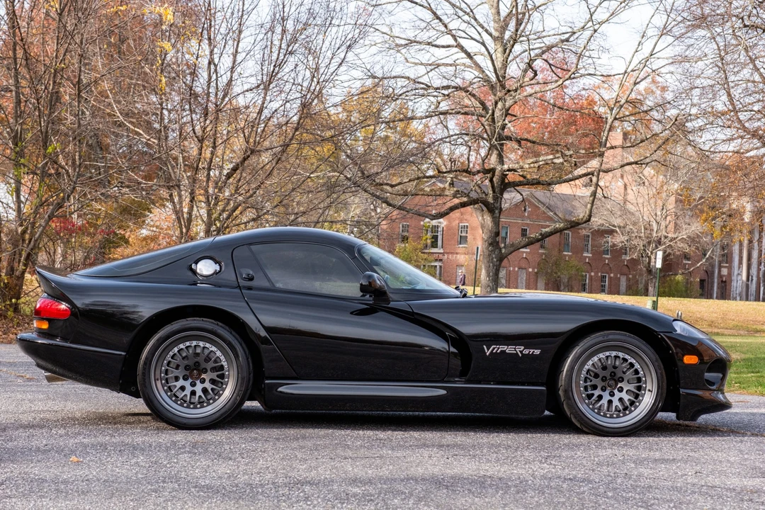 2000 Dodge Viper GTS 2nd Gen - Image 9 of 31