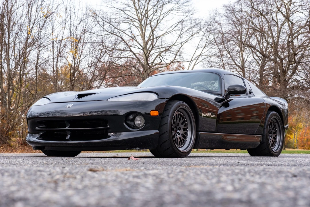 2000 Dodge Viper GTS 2nd Gen - Image 2 of 31
