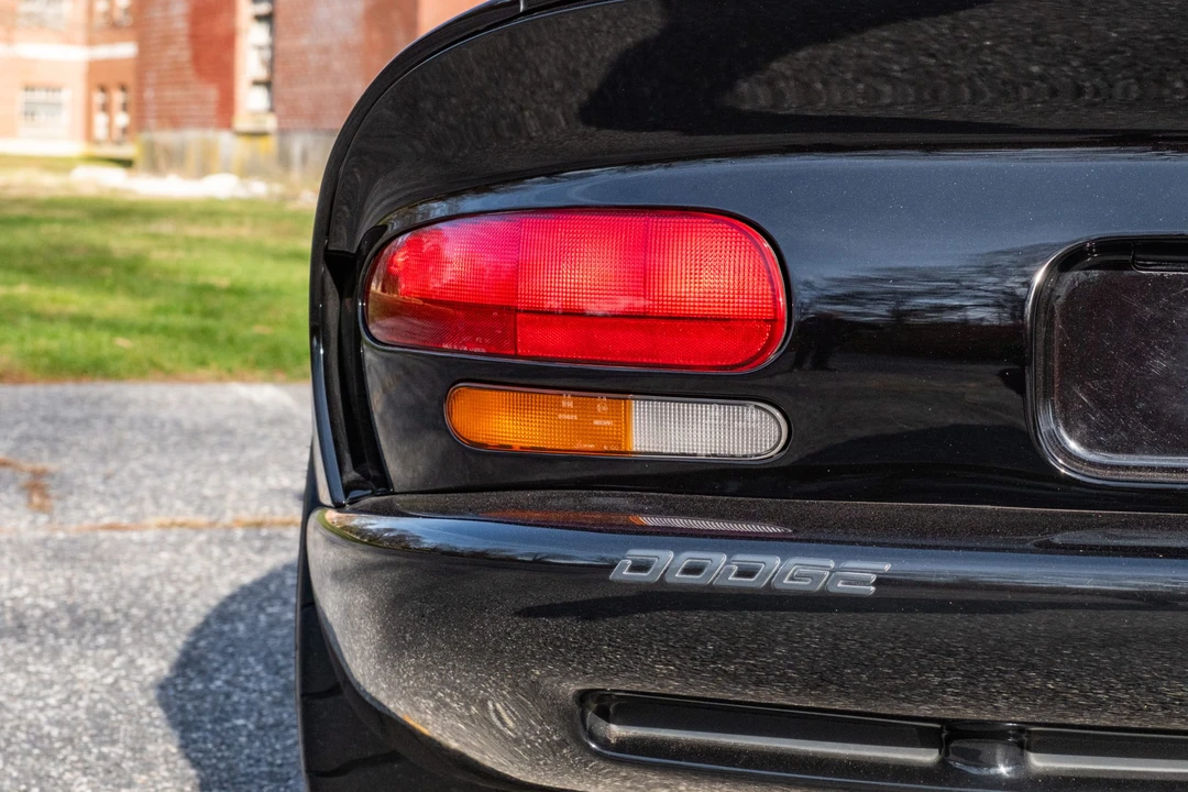 2000 Dodge Viper GTS 2nd Gen - Image 25 of 31