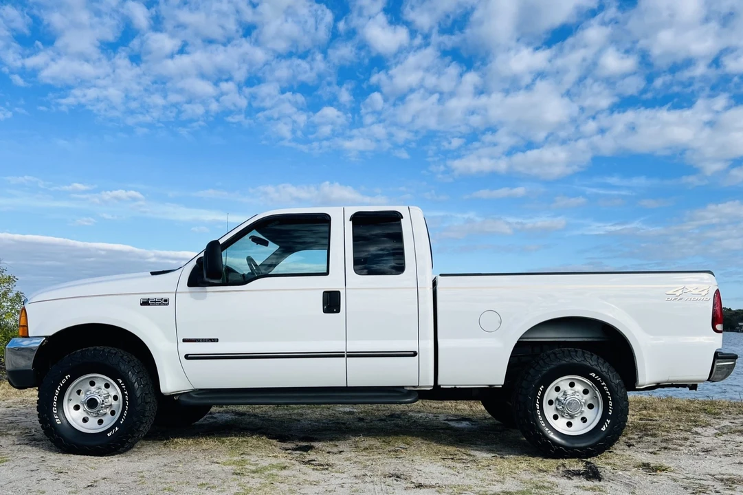 2000 Ford Super Duty 1st Gen - Image 3 of 8