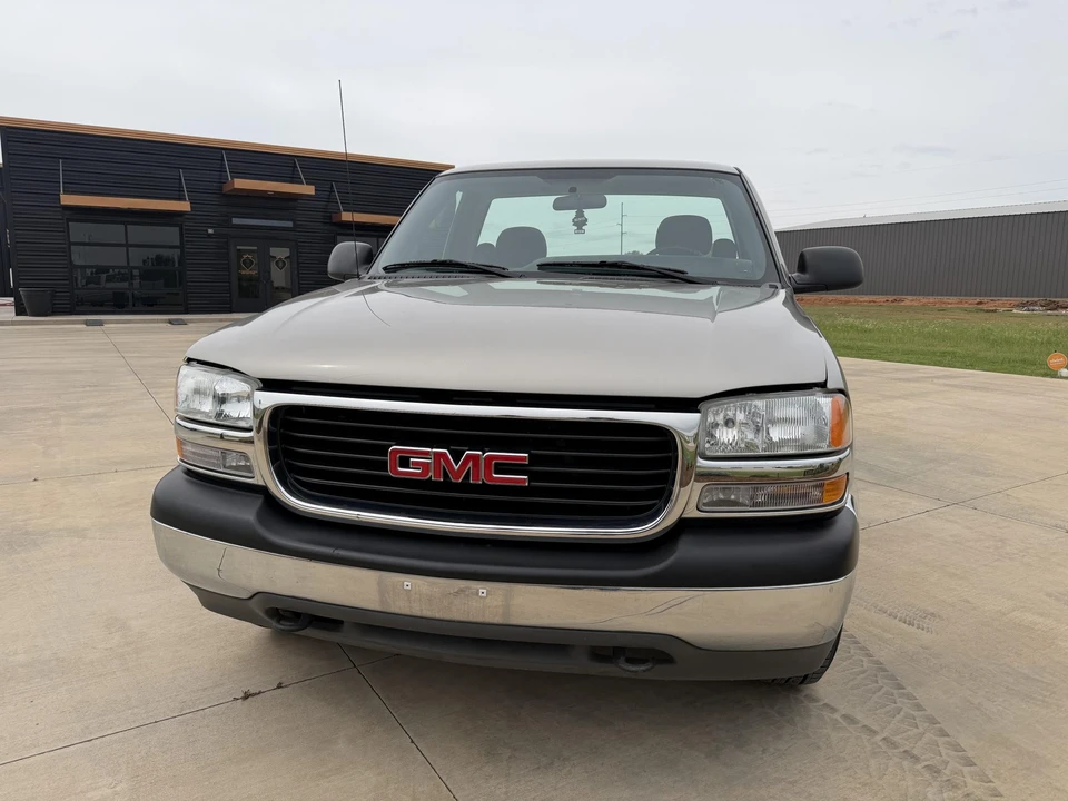 2000 GMC Sierra 2nd Gen - Image 3 of 31
