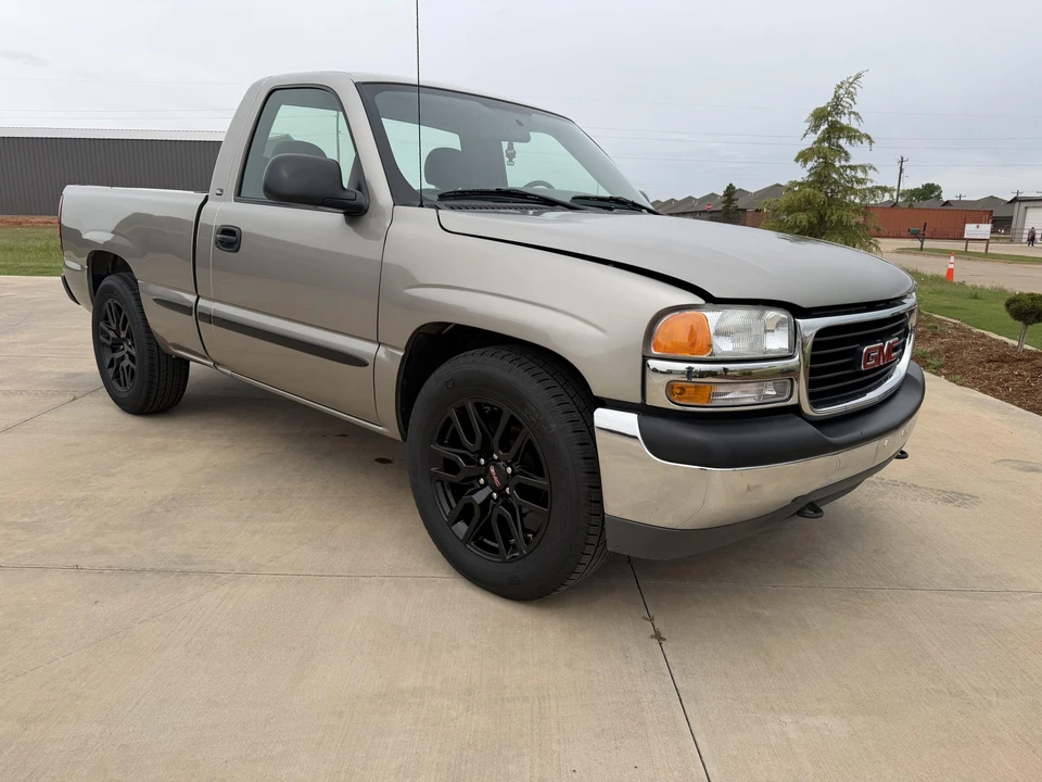 2000 GMC Sierra 2nd Gen - Image 2 of 31