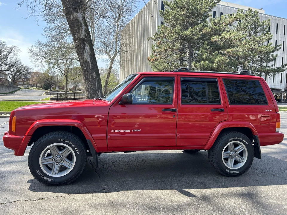 2000 Jeep XJ Cherokee - Image 3 of 31