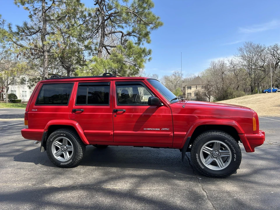 2000 Jeep XJ Cherokee - Image 9 of 31