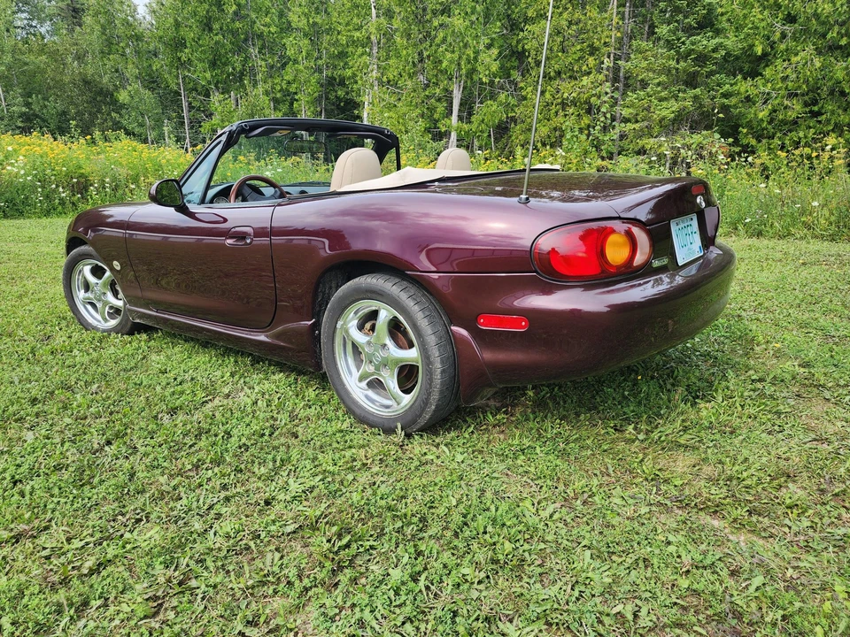 2000 Mazda NB MX-5 Miata - Image 7 of 31