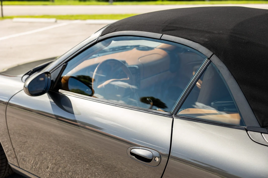 2001 Porsche 996 Carrera - Image 18 of 31