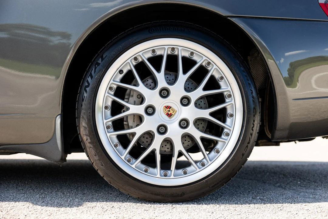 2001 Porsche 996 Carrera - Image 25 of 31